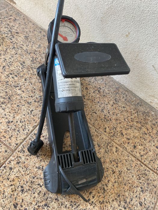 Bomba de pé de encher