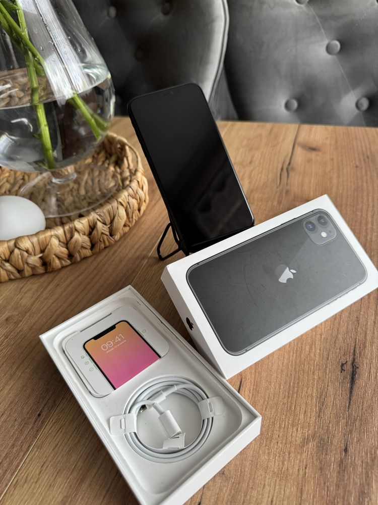 iPhone  11 , Black,64 GB . Bateria 100%