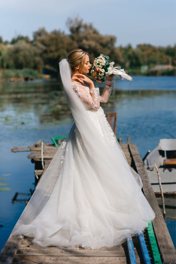 Продам ніжну весільну сукню Amore Novias!