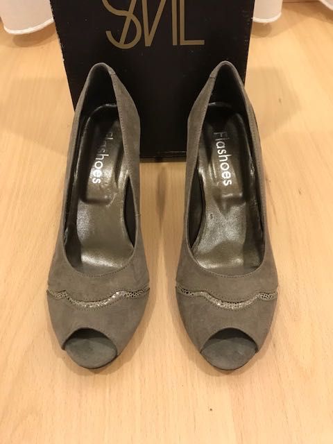 Sapatos Castanhos/Beges super confortáveis Nº 38 NOVOS