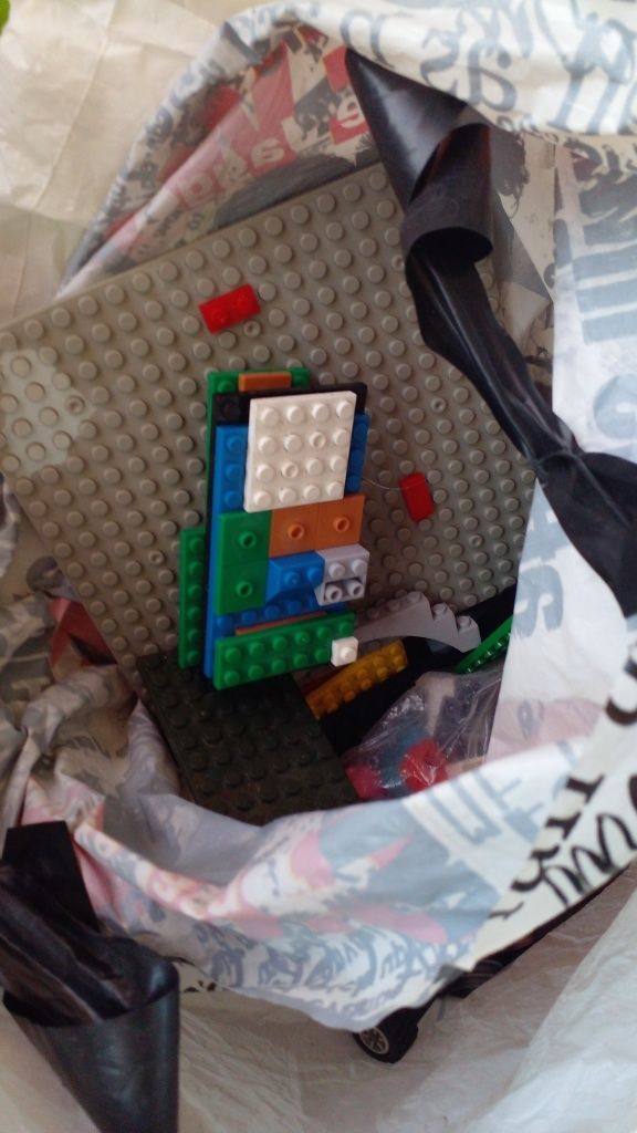 "LEGO" на вагу .