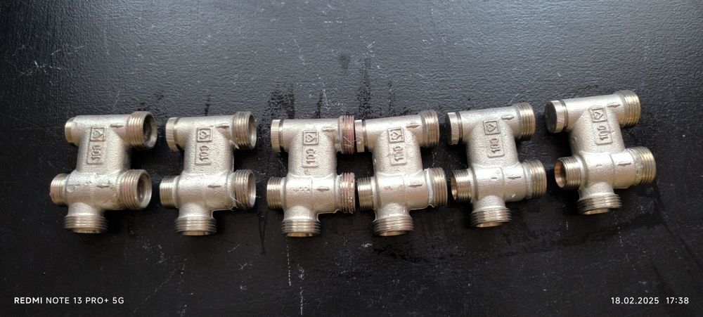 Вузол нижнього підключення радіаторів.