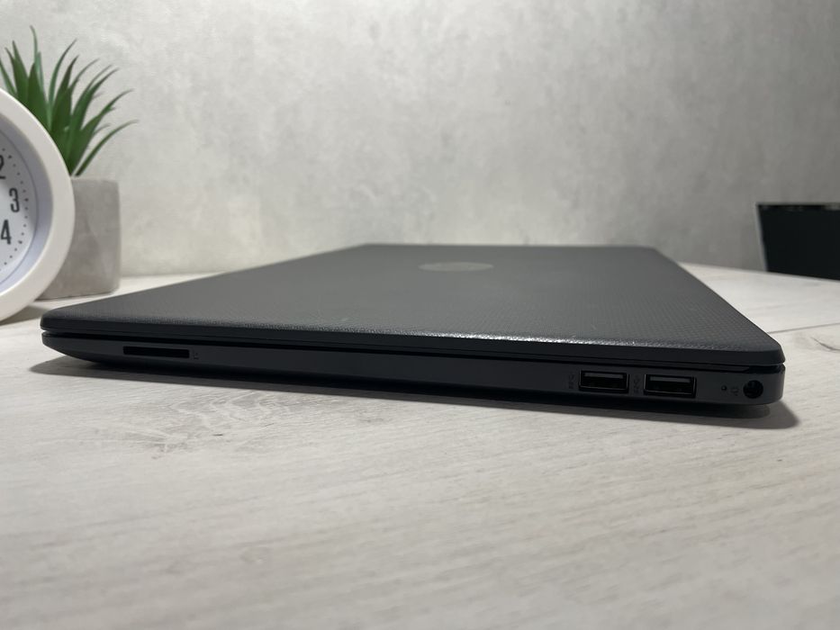 Потужний HP 250 G8 15.6 i5-1135G7 16GB/256GB FullHD IPS