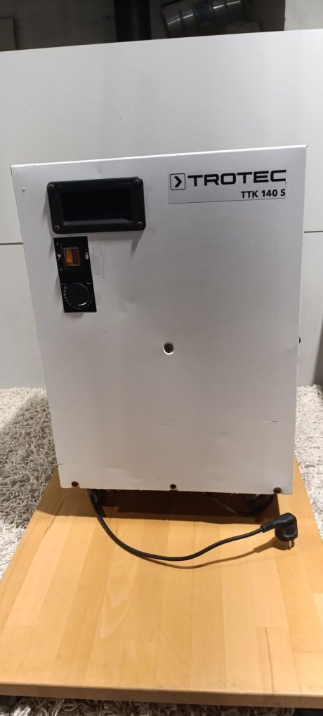 Osuszacz powietrza budowlany TROTEC-TTK 140S.