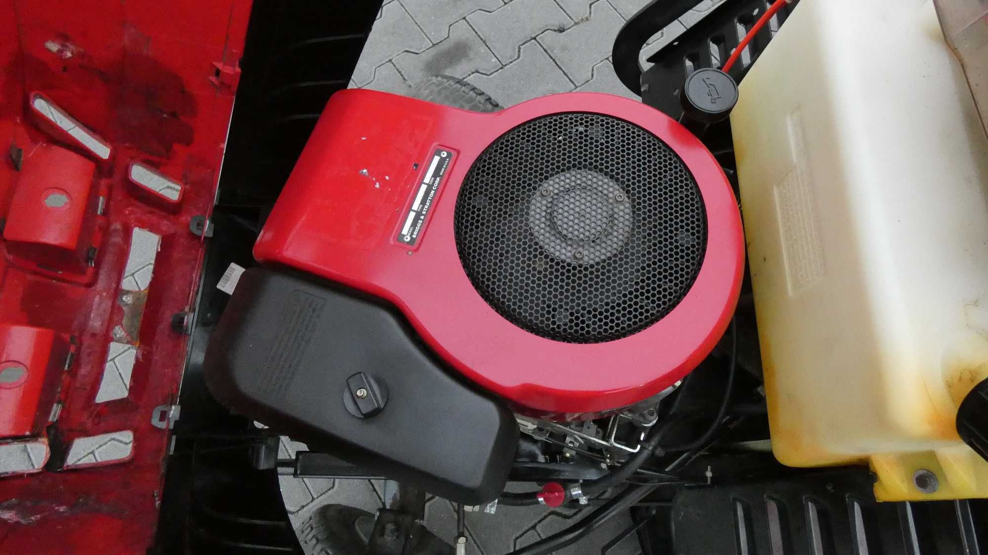 Traktorek kosiarka Castelgarden Briggs&Stratton (311201.4) - Baras