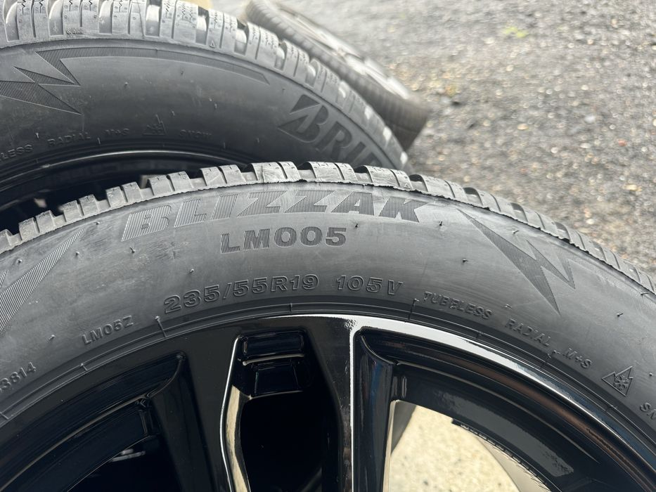 Шини нові зима 235/55 R19 105V XL Bridgestone Blizzak LM005