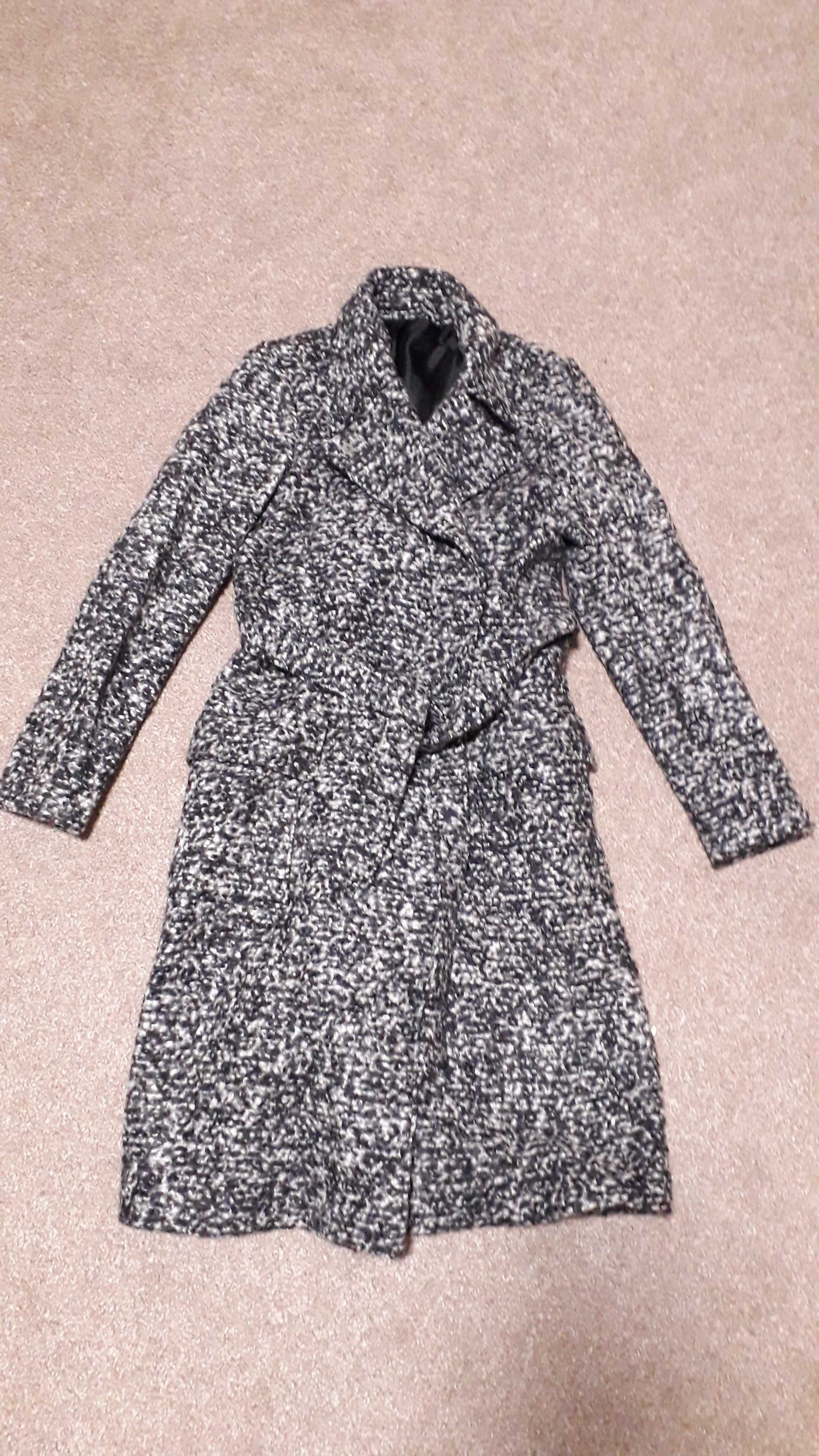 Пальто женское демисезонное 44-46 размера