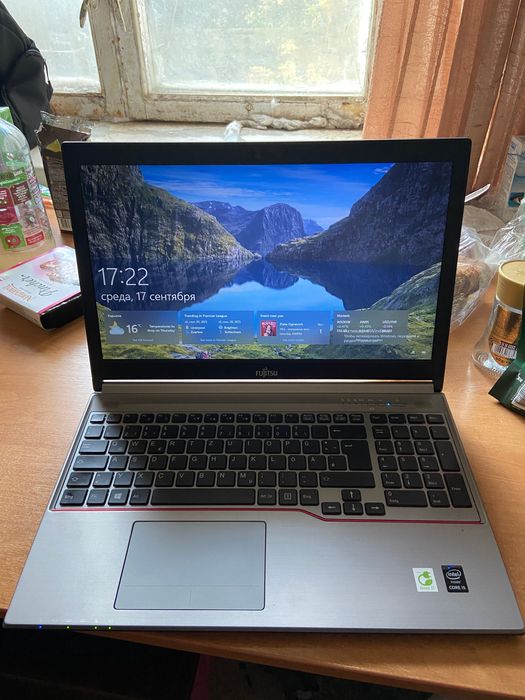 Ноутбук Fujitsu i5-4210M, 8 ГБ озу 15.6 дюймів