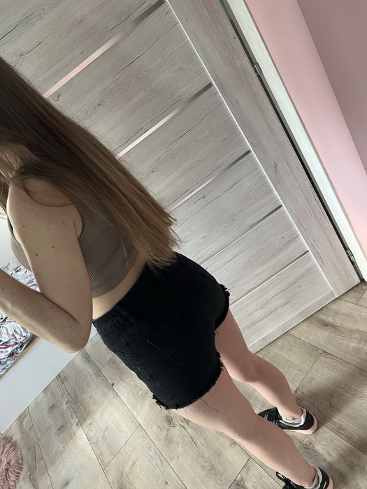 Krotkie spodenki wysoki stan XS postrzepione wysoki stan