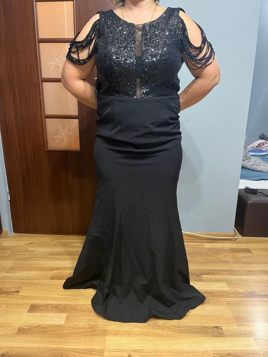 Długa czarna sukienka z cekinami,  sylwester,  andrzejki