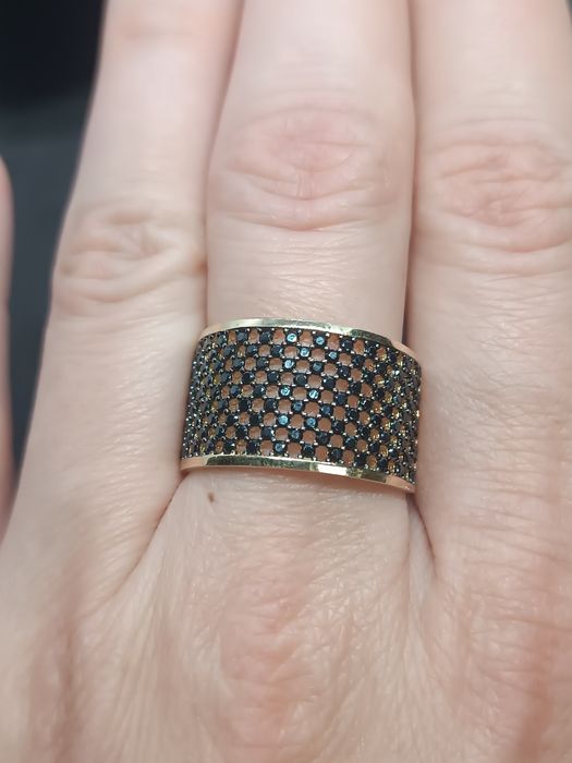 Pierścionek czarne cyrkonie