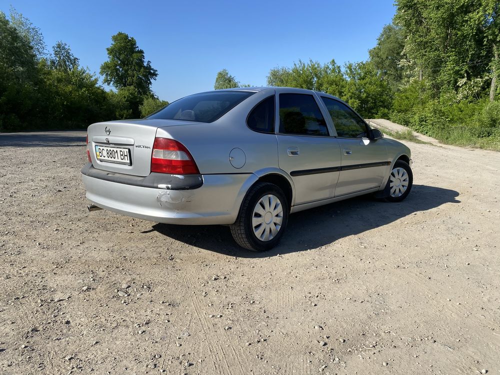 Opel Vectra B 1.8 бензин Опель Вектра Б