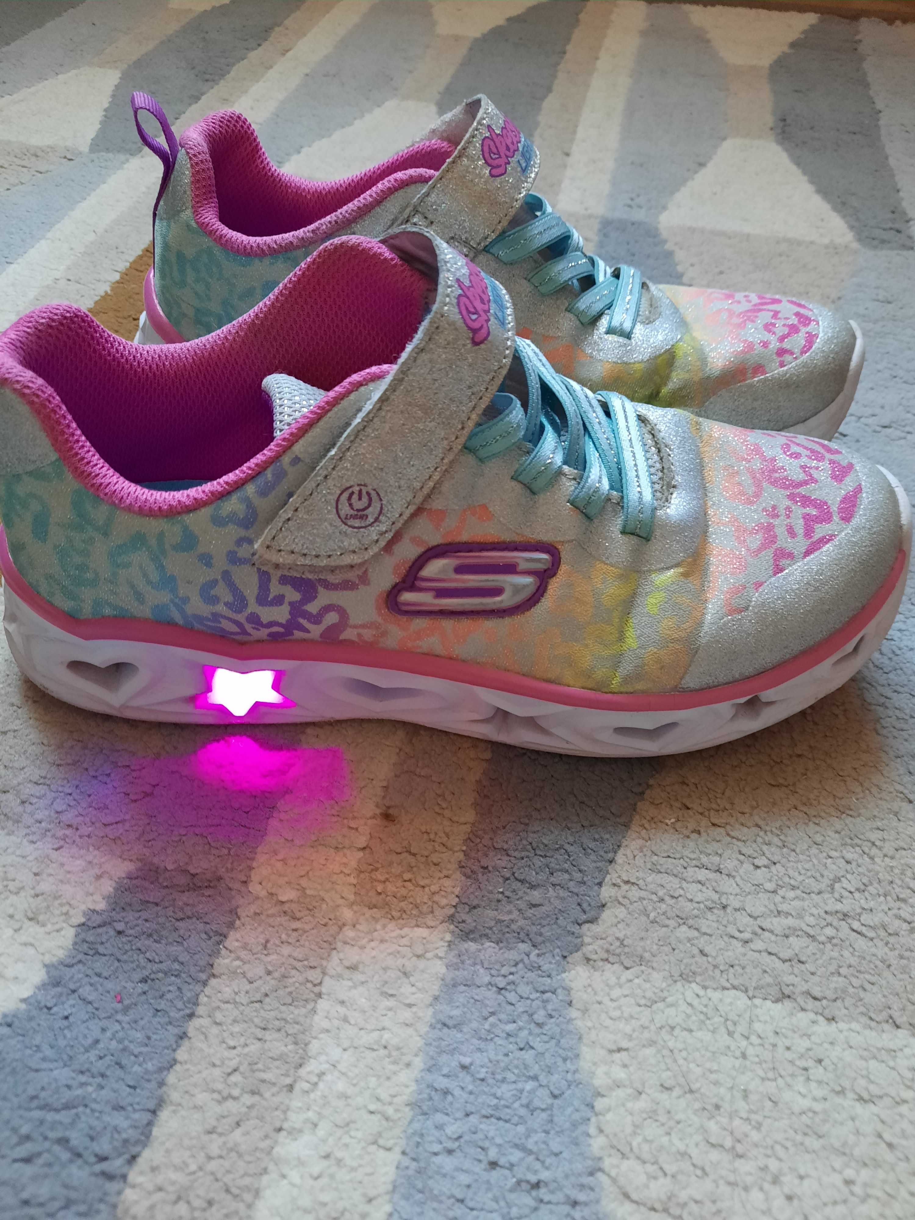 Buty świecące Skechers dla dziewczynki rozmiar 35 w dobrym stanie