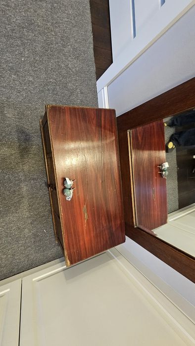 Tremo toaletka PRL vintage lustro kryształowe