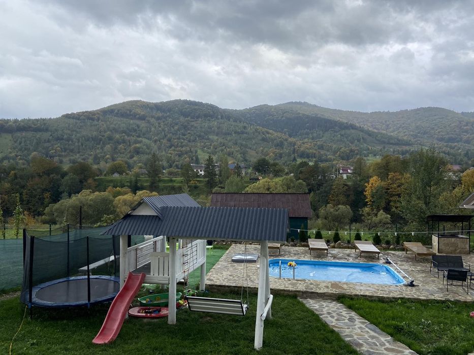 Котедж з чаном "Навпроти Маковиці" та окремі номери.