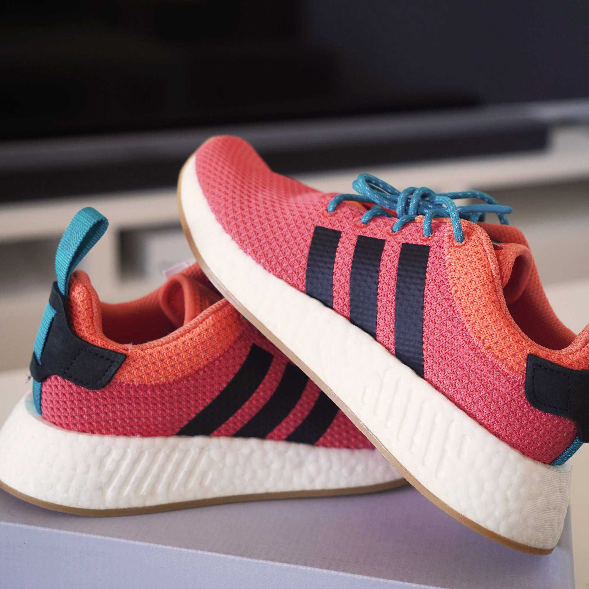 Buty Adidas NMD R2 - czerwone - r. 38 - oryginalne