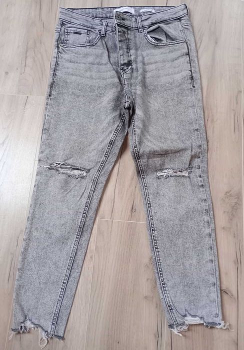 Spodnie młodzieżowe Reserved rozmiar 32 kupione w Anglii