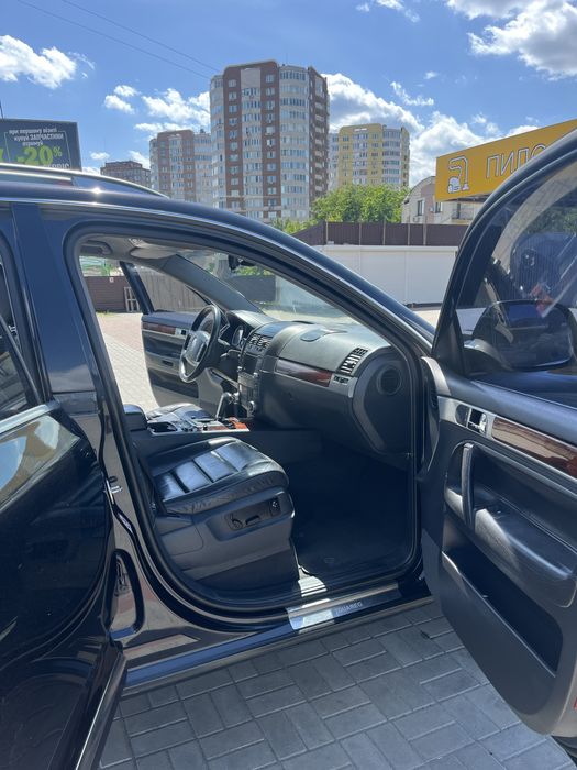 Офіційний Volkswagen Touareg з газом