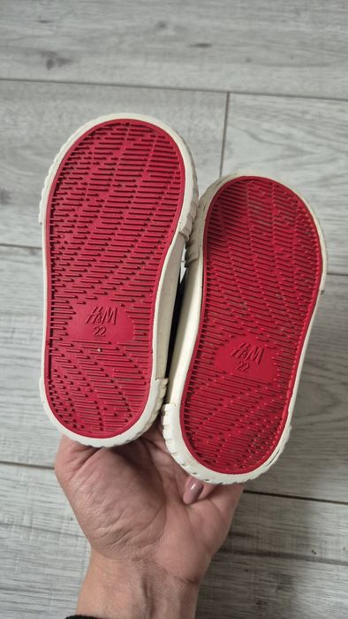 Trampki za kostkę dla chlopca, Myszka Mickey, H&M, r 22