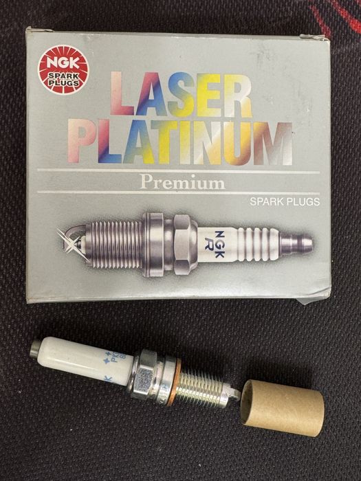 Свеча зажигания NGK Laser Platinum PKER7A8EGS 95463 комплект 4 штуки