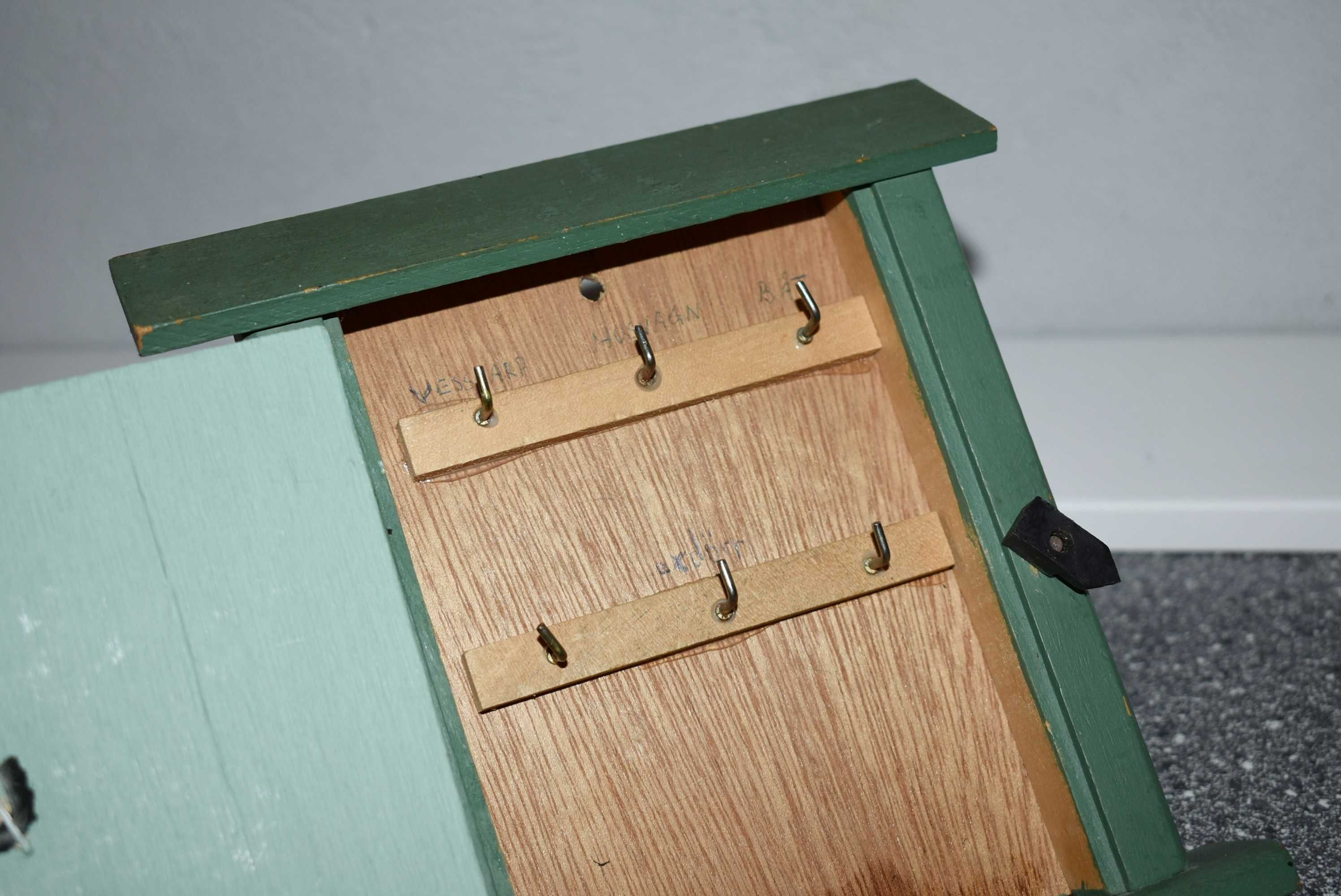 Szafeczka na klucze domek szafka retro vintage boho rustykalna drewno