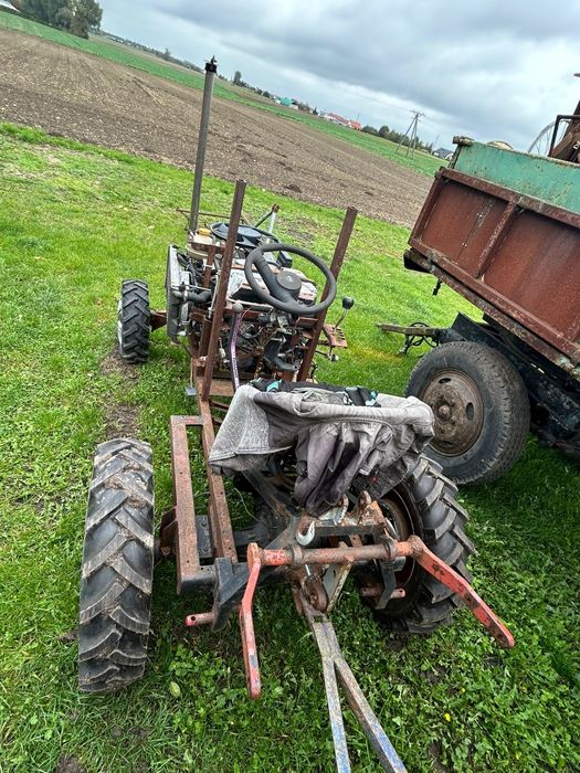 Traktor Samoróbka ISUZU z przyczepą
