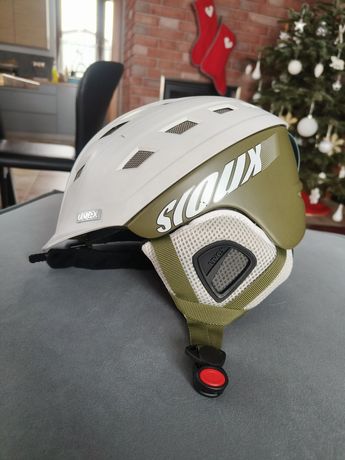 Kask narciarski Uvex