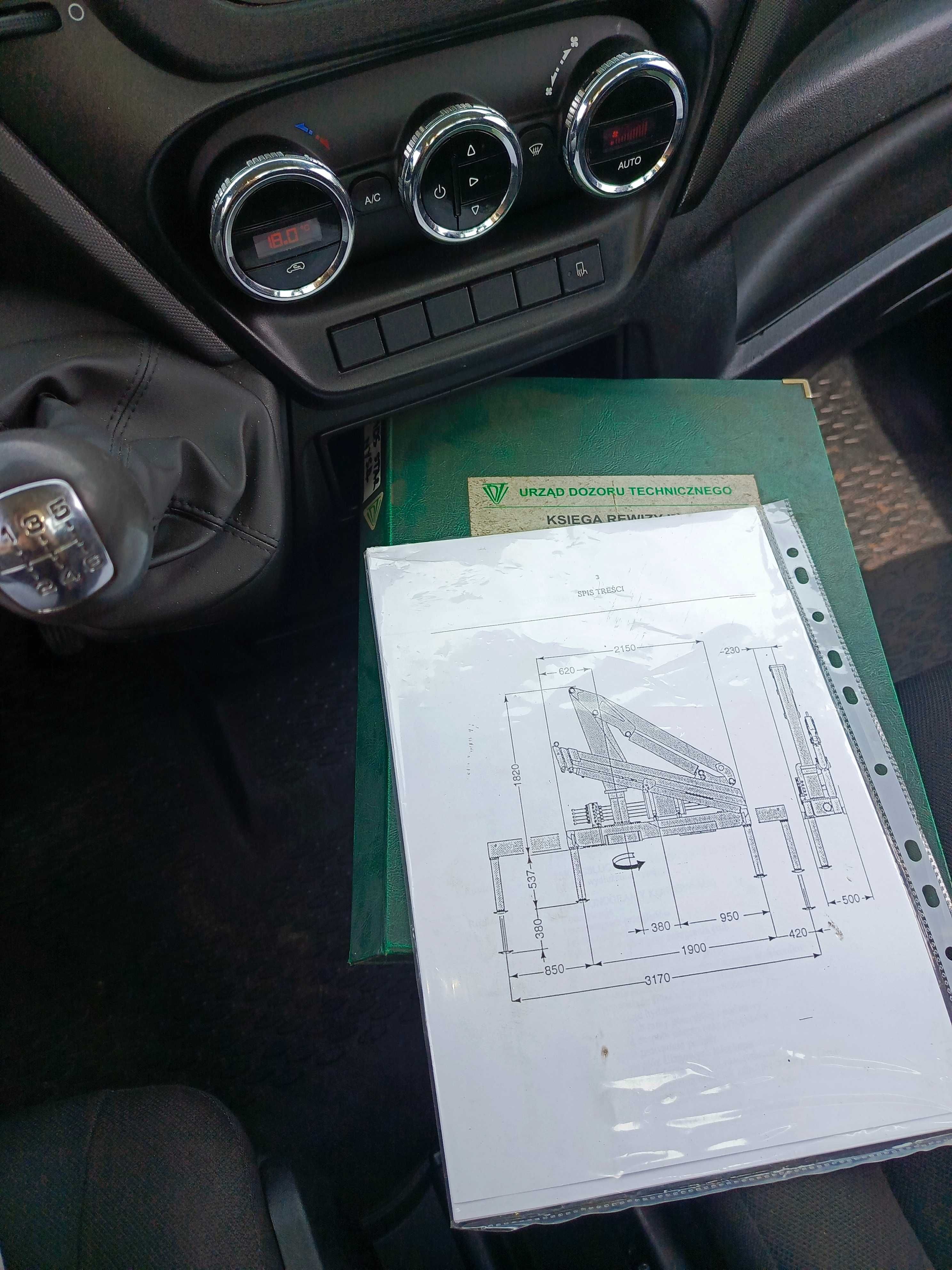 Iveco HDS udźwig 1800kg  wywrotka na 3 strony Hak Klimatyzacja