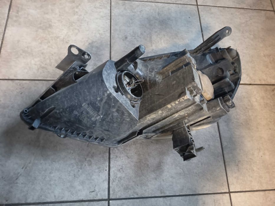 Opel Zafira B Lift lampa przednia prawa FV transport/dostawa