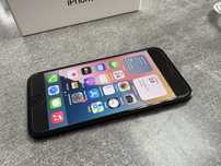 iPhone SE 2 gen. 2020 - komplet - stan bdb - szklo - 100% sprawny