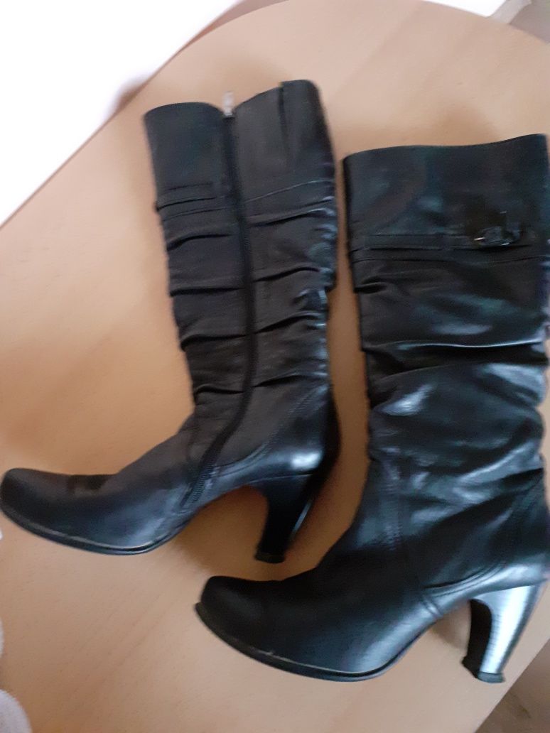 Buty zimowe damskie