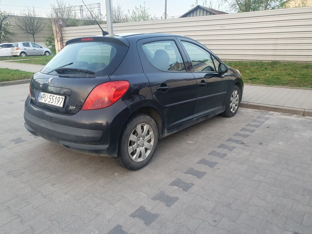 Peugeot 207 1.4b gaz 2007r mozliwa zamiana na większe auto