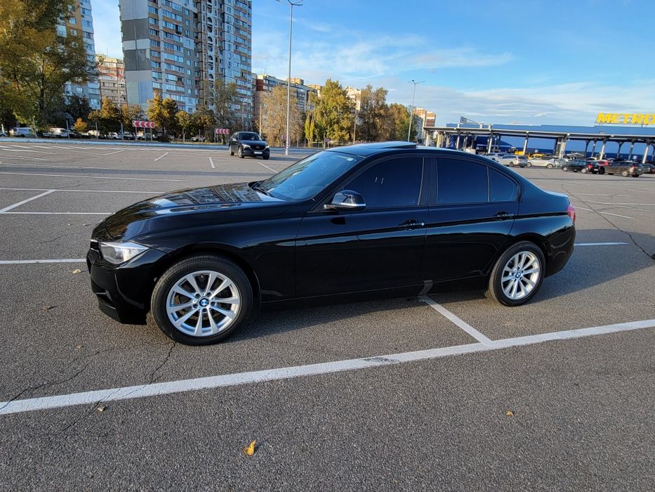 Продаю BMW F30 /2016