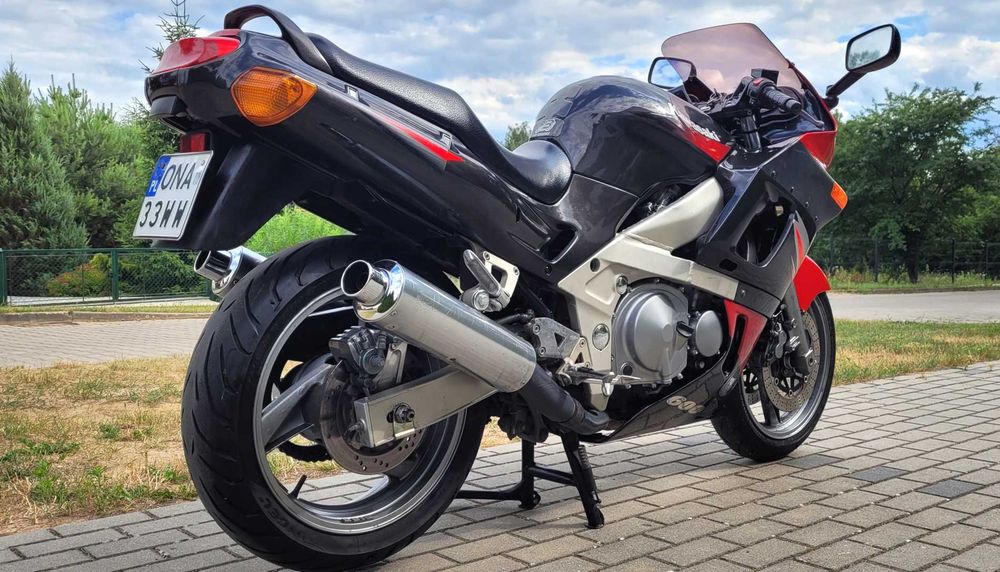 Kawasaki ZX600E 1 właściciel , zamienię na inny motor auto busa quada
