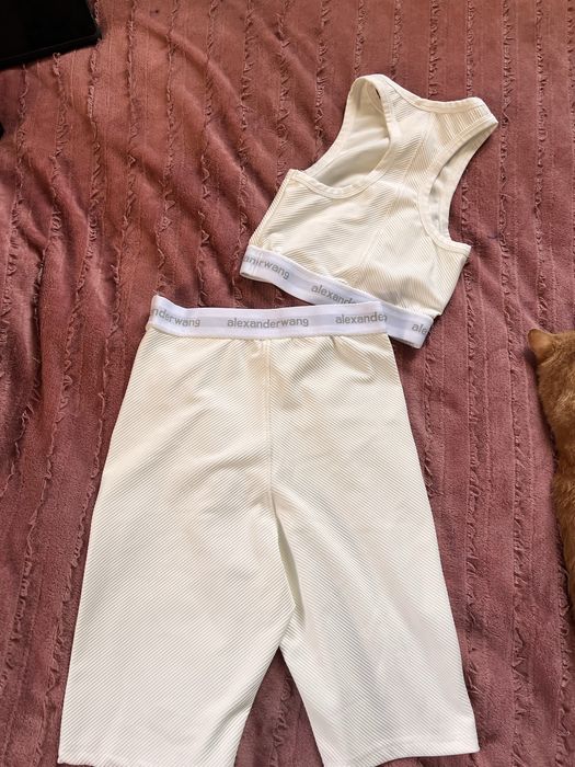 Одяг в новому стані