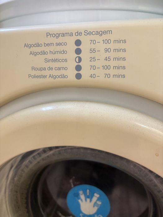 Máquina secar roupa