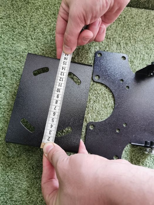 Кріплення для телевізора на стіну