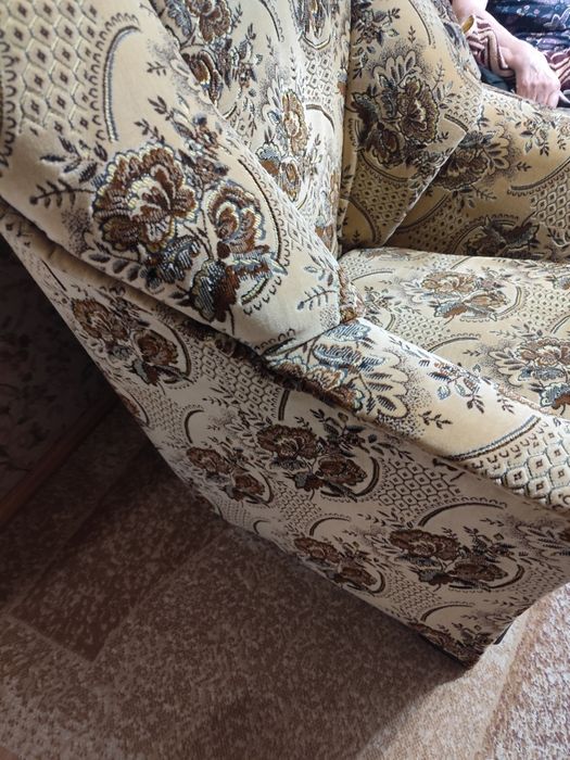 Продам два кресла