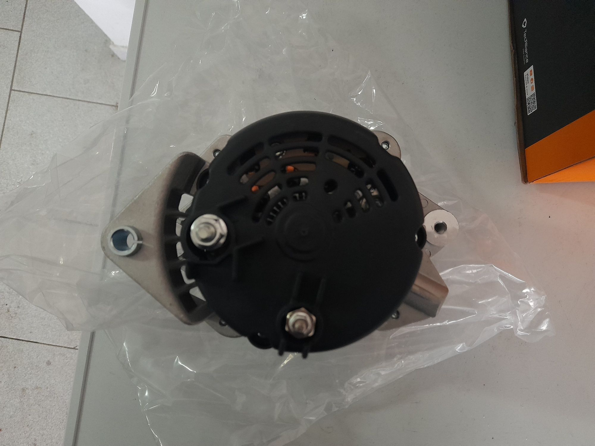 Alternador novo em caixa
