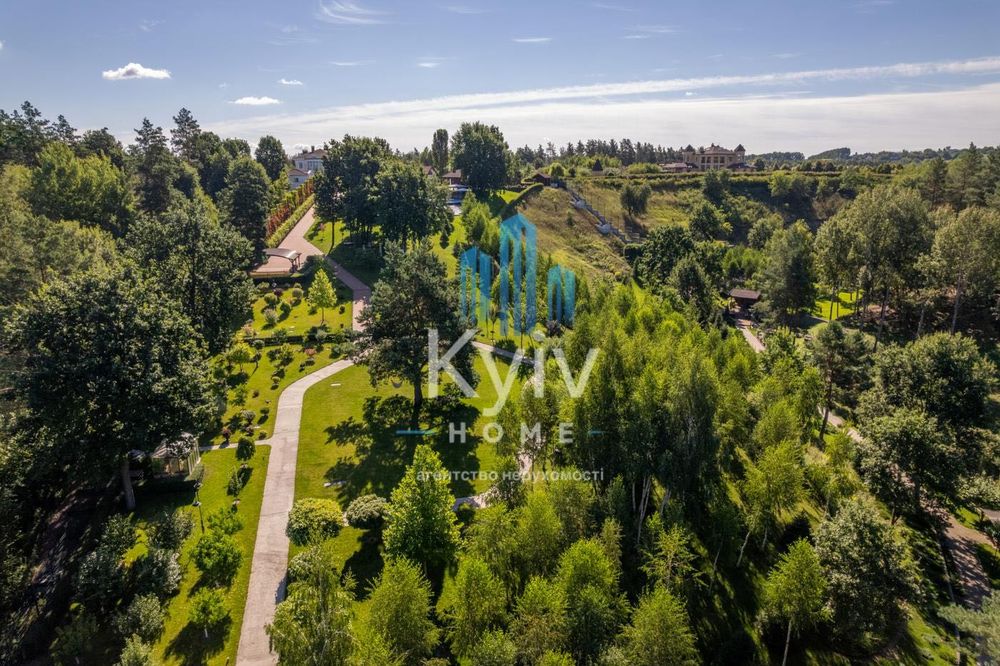 Єлітна Садиба з Сауною та Гостьовим Будинком