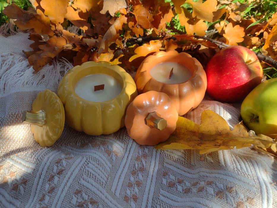 Dekoracja, aromatyczna świeca sojowa w gipsowym pojemniku handmade