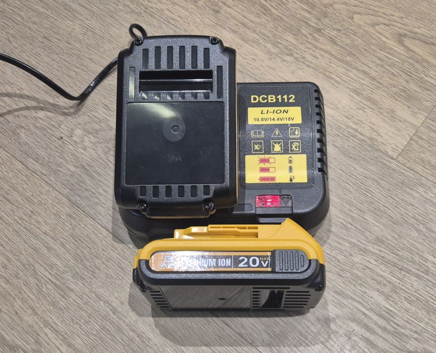 Шуруповерт Dewalt DCD 771