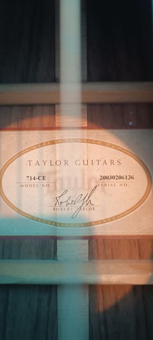 Taylor 714ce (cedar top)