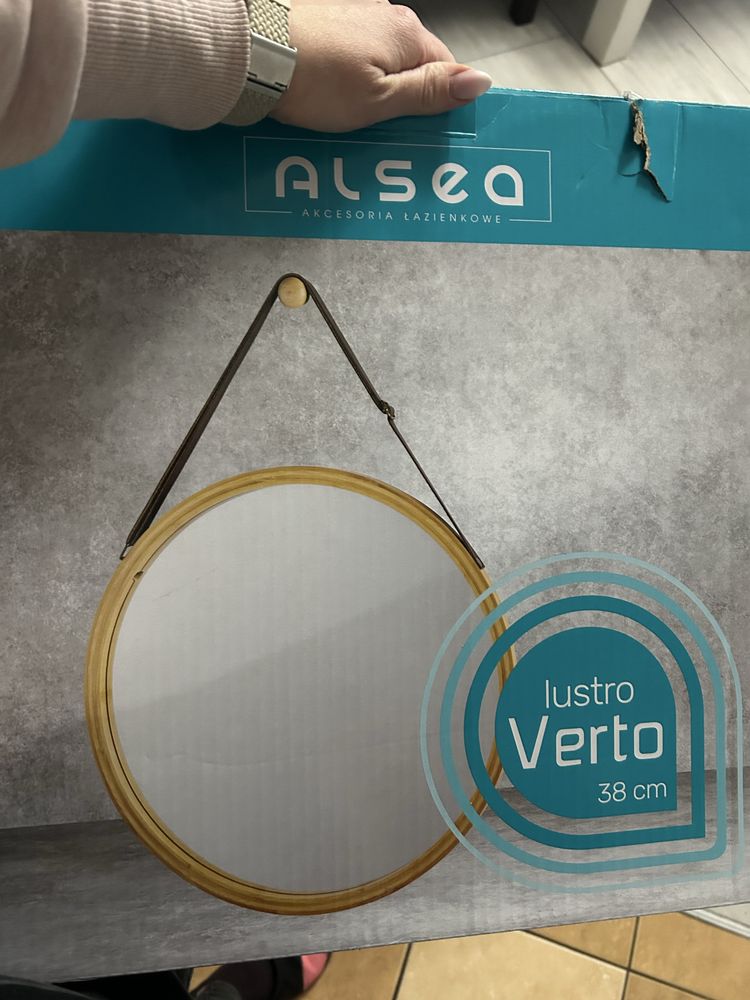 Lustro verto do zawieszenia