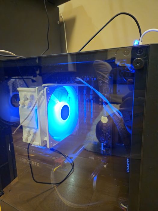 RTX 4060 + Ryzen 7 5700x3d, 32GB RAM, 1.8ТБ