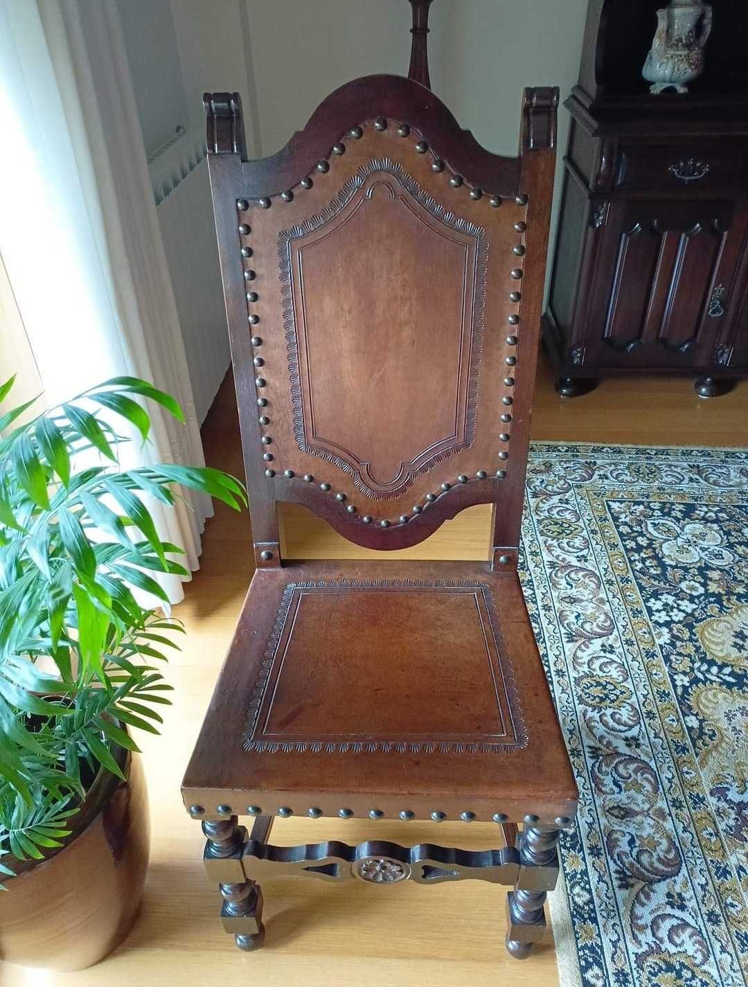 Cadeira antiga..