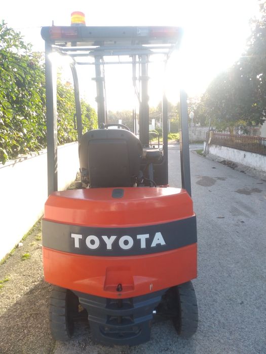 Empilhador toyota 1600kg