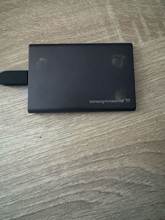 SSD 2Tb Samsung T7 . Майже новий