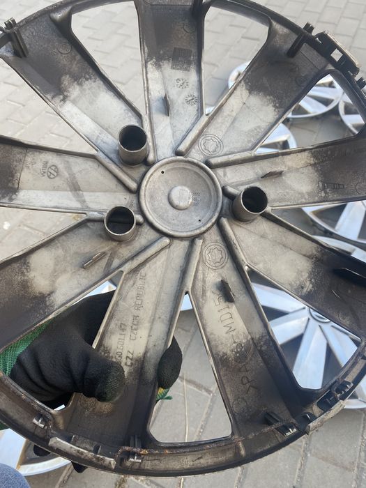 Оригінальні Ковпаки R16 на Volkswagen passat b7,b8,T5,T6,golf 5,6,7,8
