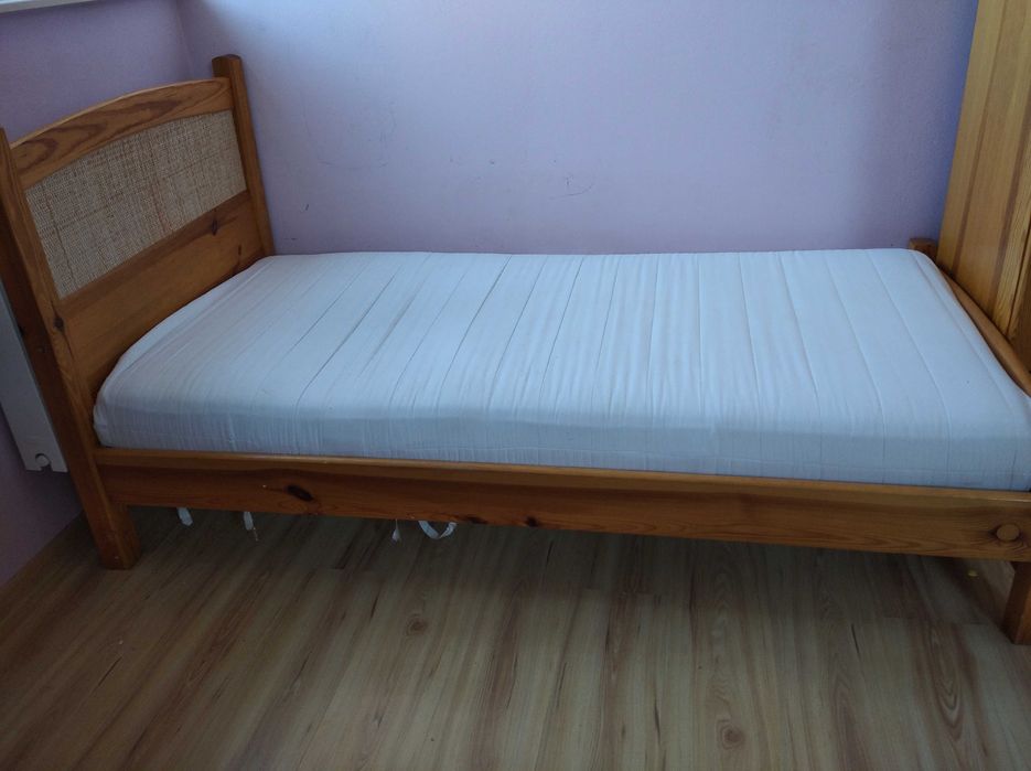 Łóżko drewniane sosnowe rattan Boho
